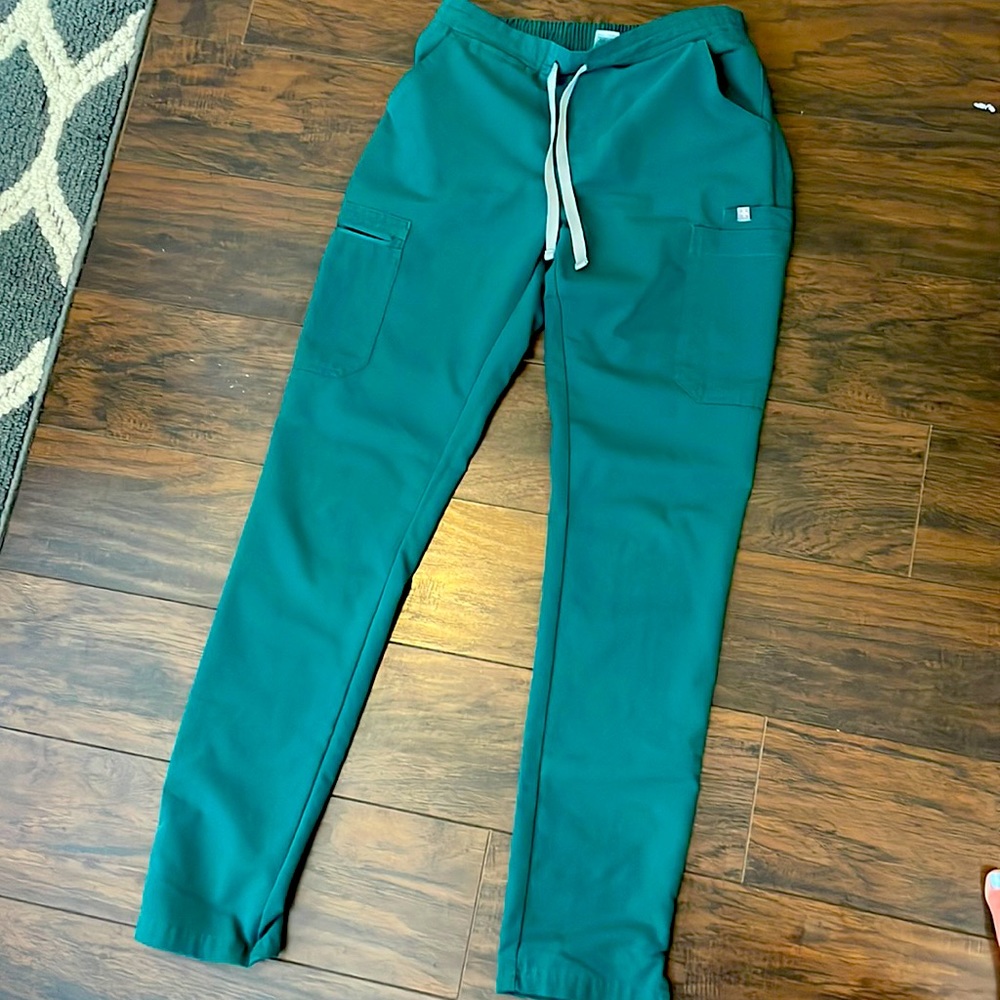 Figs slim scrub pants hunter green size XS tall